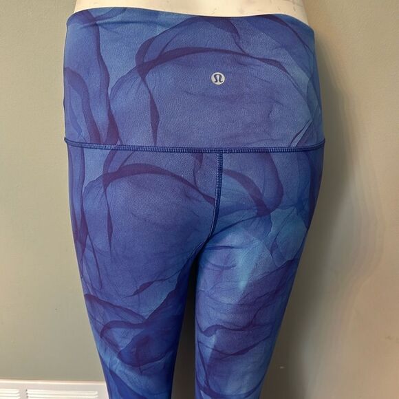 Lululemon Blue High-Waisted Leggings size 6 - Picture 2 of 4